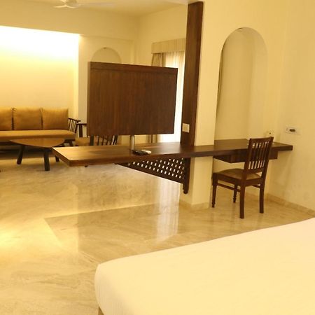 The Pavillion Hotel Kolhapur Luaran gambar