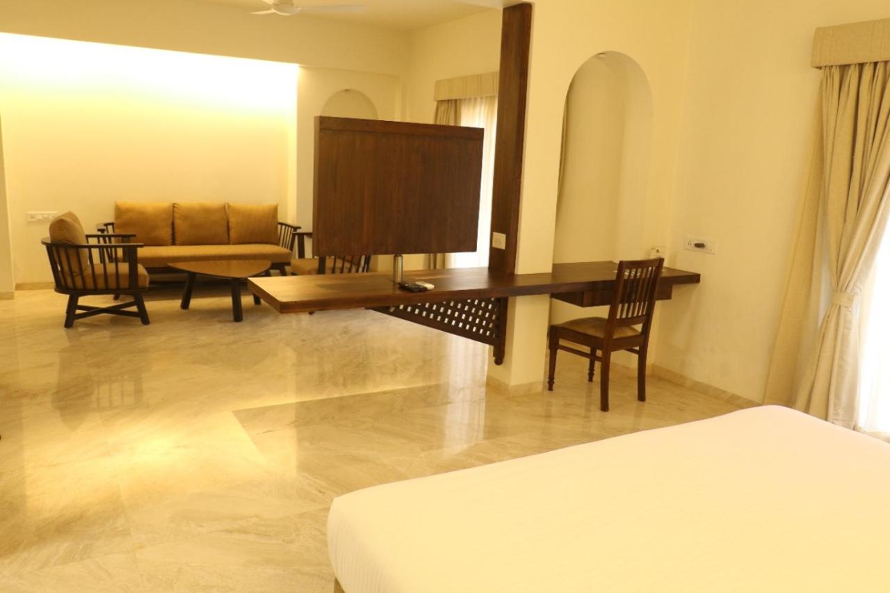 The Pavillion Hotel Kolhapur Luaran gambar
