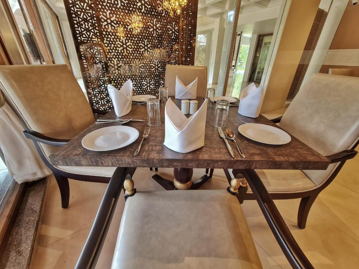 The Pavillion Hotel Kolhapur Luaran gambar