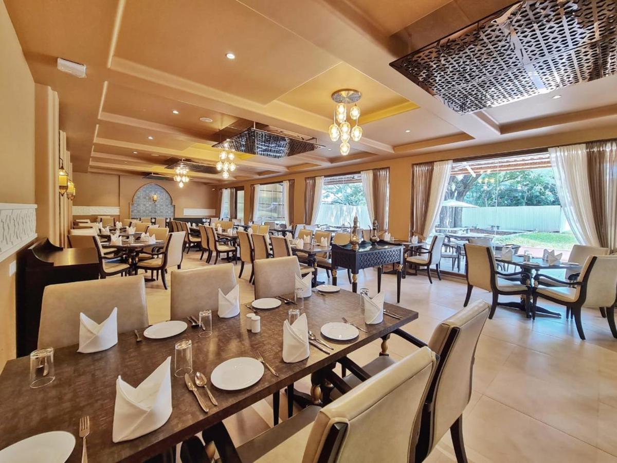 The Pavillion Hotel Kolhapur Luaran gambar
