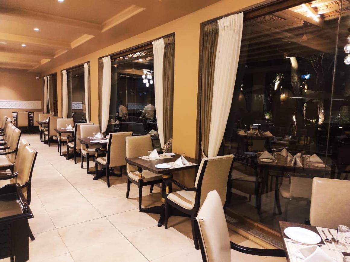 The Pavillion Hotel Kolhapur Luaran gambar