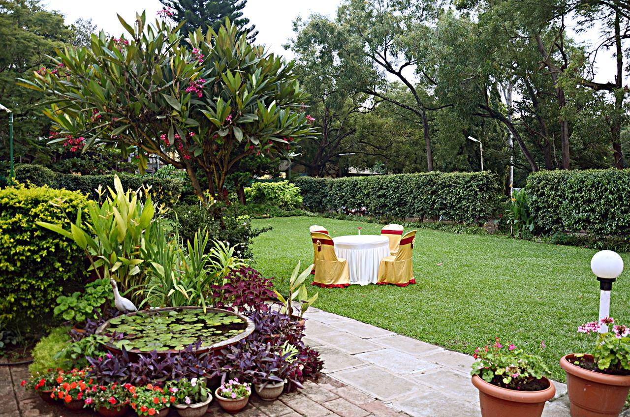 The Pavillion Hotel Kolhapur Luaran gambar