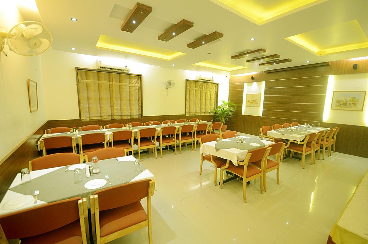 The Pavillion Hotel Kolhapur Luaran gambar