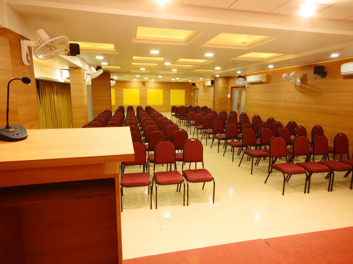 The Pavillion Hotel Kolhapur Luaran gambar